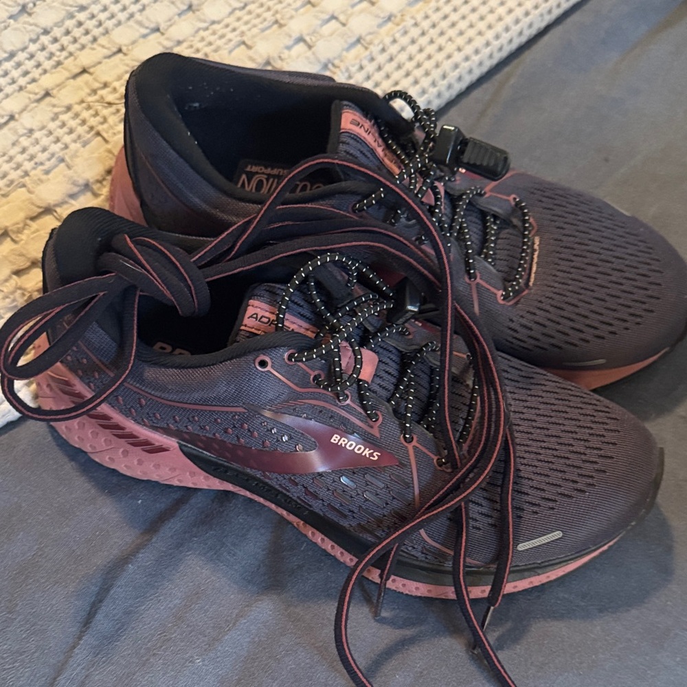 Brooks Women's Running Shoe - Charcoal & Dusty Rose - Picture 9 of 10